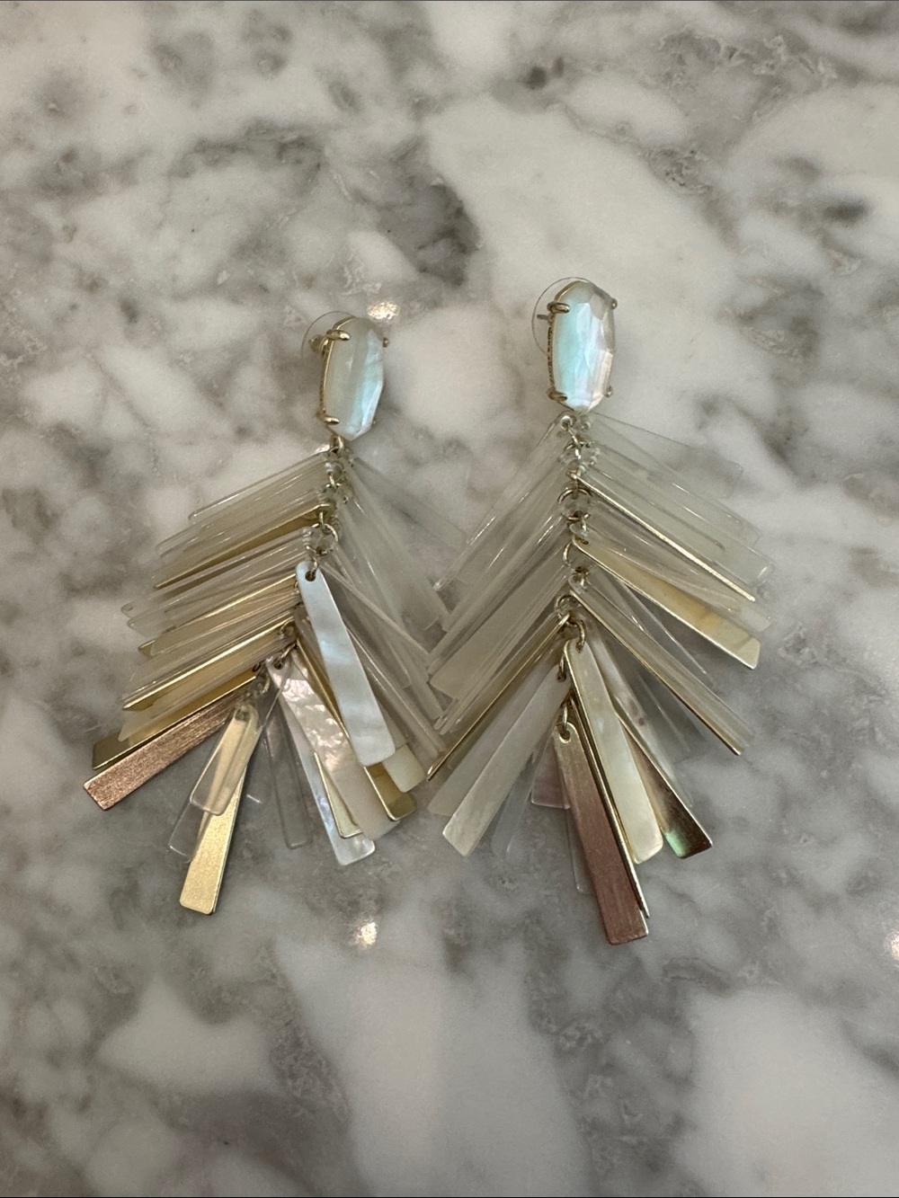 Kendra Scott Iridescent Mother-of-Pearl Fringe Earrings - White/Gold